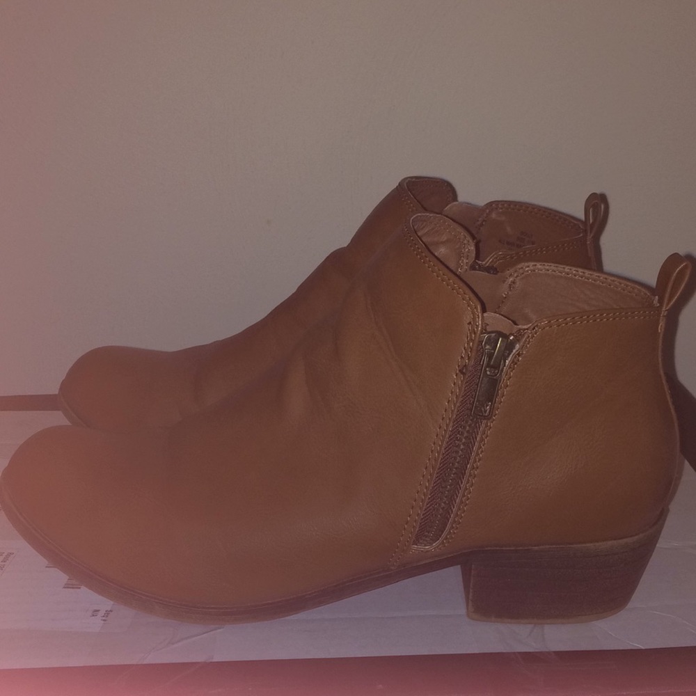 Classic wedge ankle boots